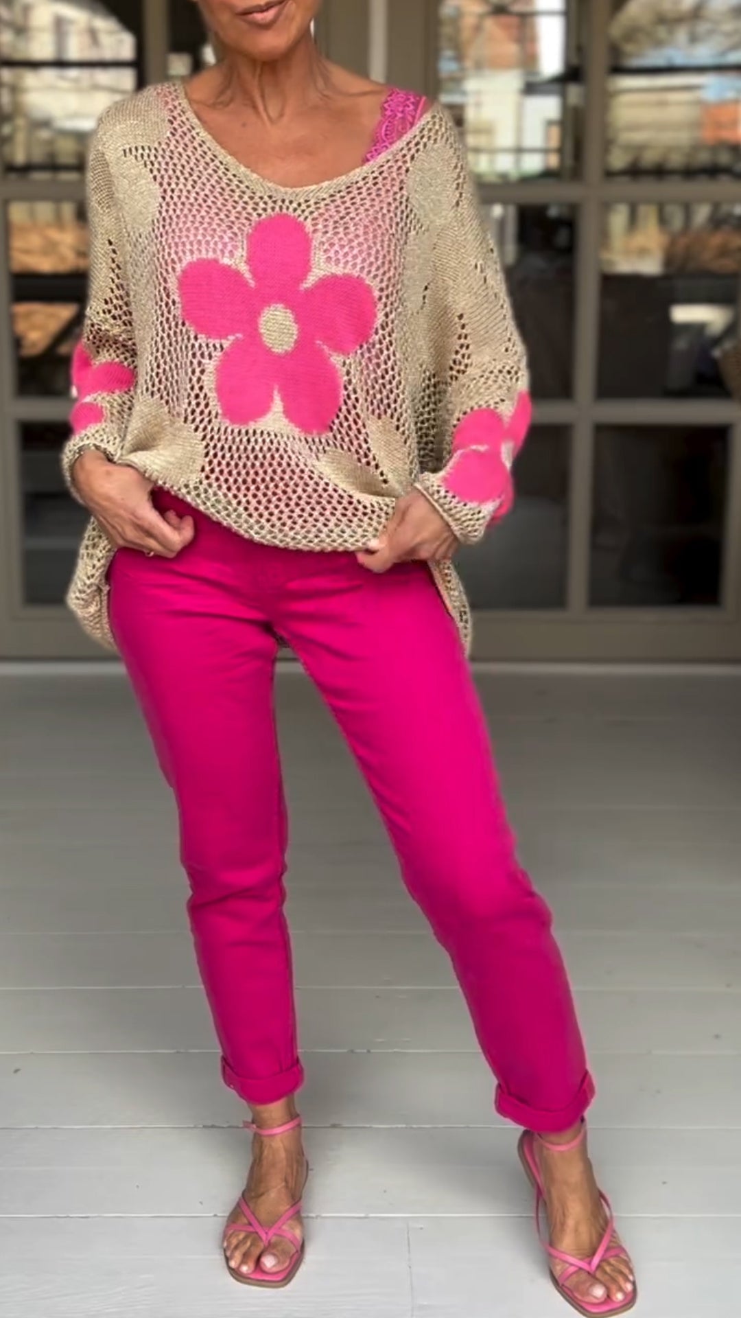 FLORAL KNITTED CUTOUT V-NECK SHIRT/SUIT