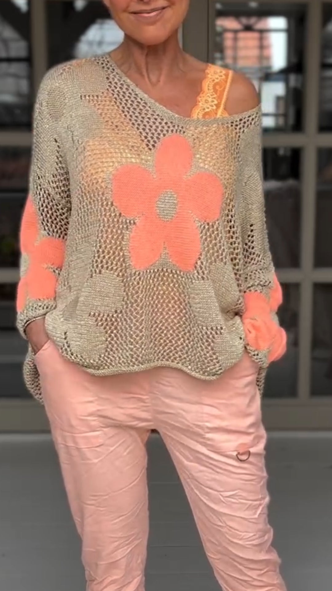 FLORAL KNITTED CUTOUT V-NECK SHIRT/SUIT