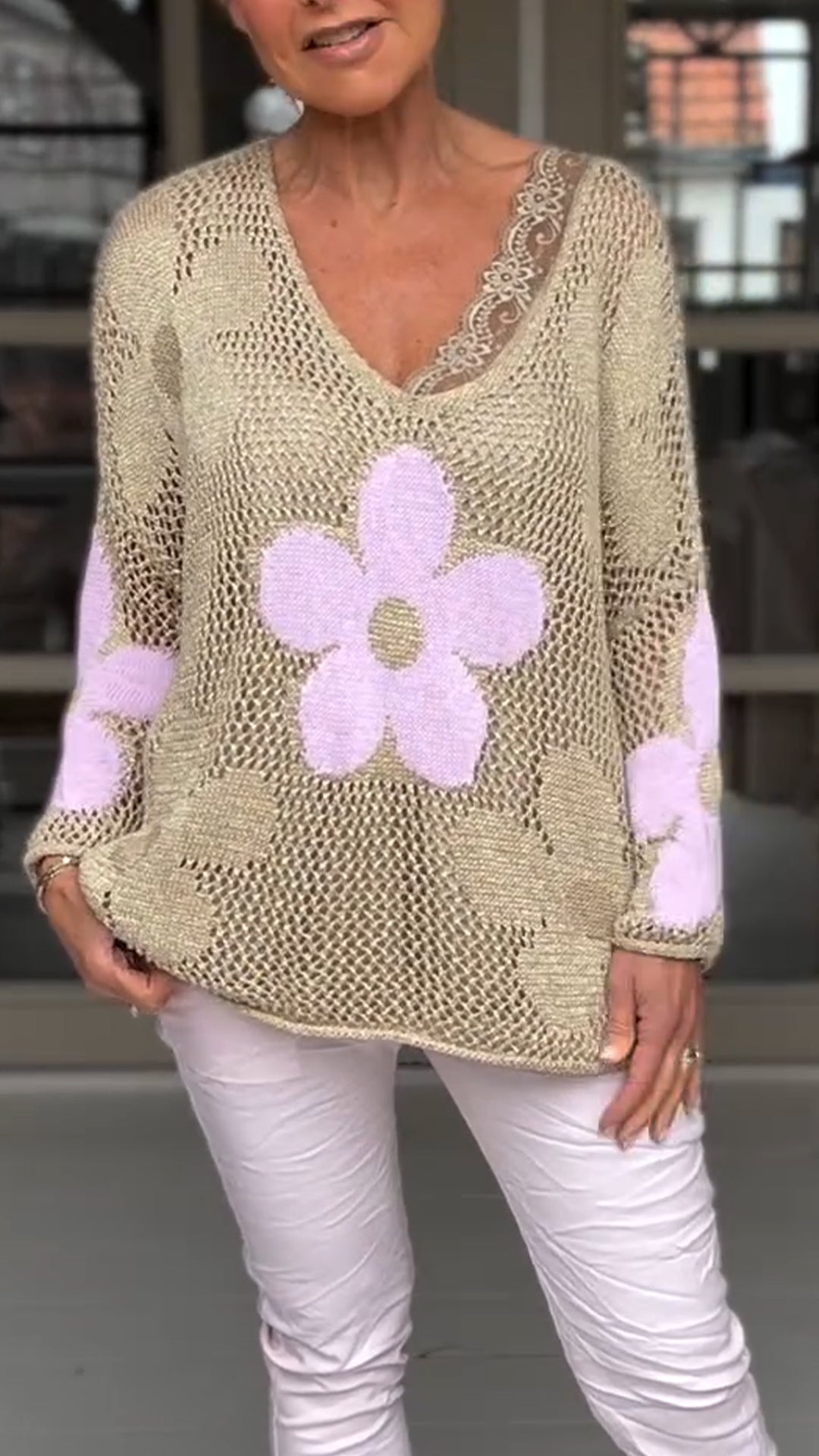 FLORAL KNITTED CUTOUT V-NECK SHIRT/SUIT