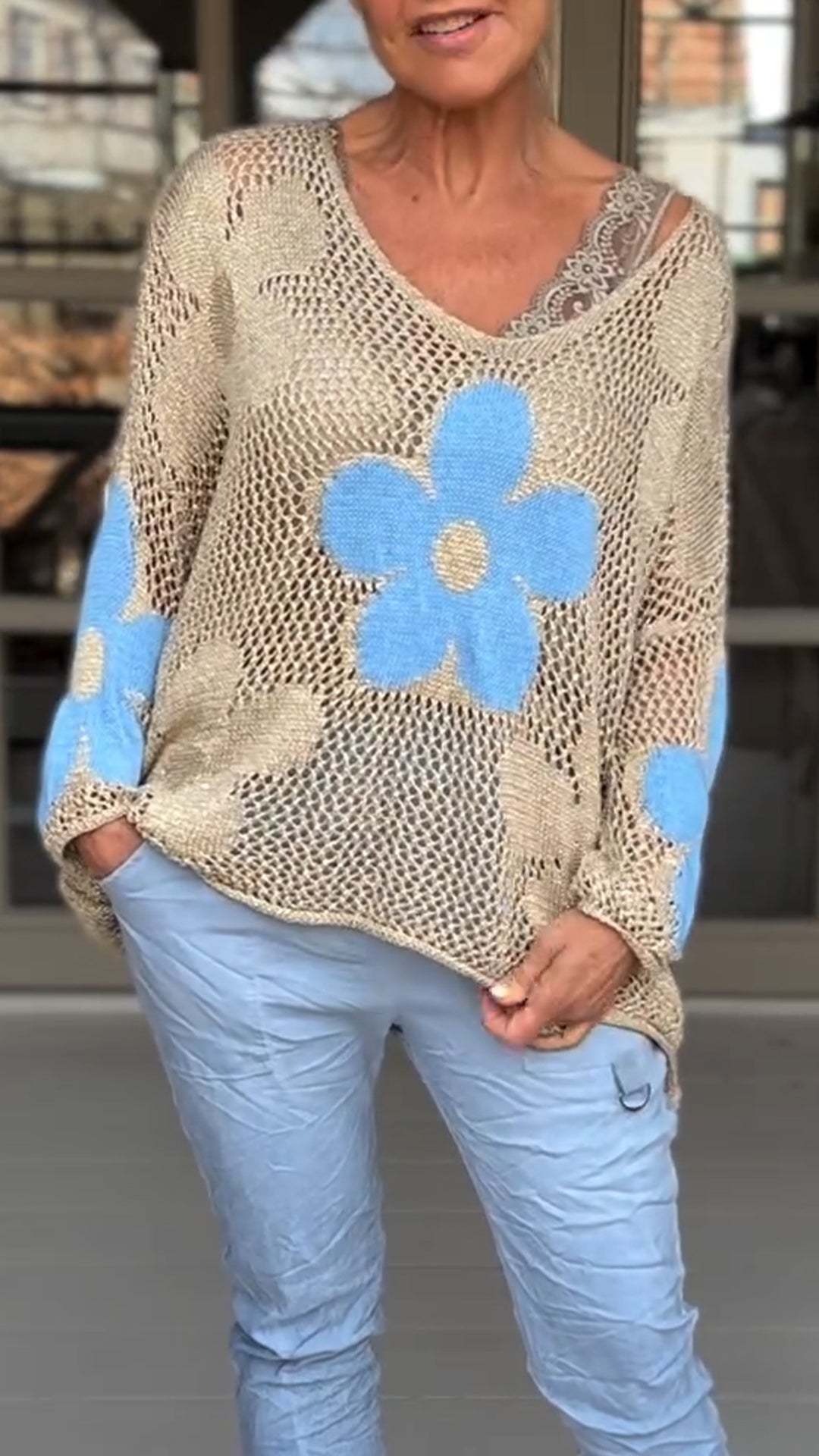 FLORAL KNITTED CUTOUT V-NECK SHIRT/SUIT